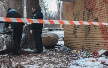 В Днепре возле школы нашли окровавленные тела - задержаны трое мужчин и девушка (фото)