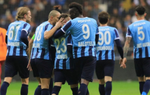 "Награда" за гол: скандально известный экс-форвард Милана ударил одноклубника ногой в голову во время игры (видео)