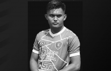 Спас команду ценой жизни: 20-летний вратарь умер после столкновения с соперником во время игры (видео)