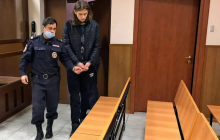 В России студента, помочившегося на портрет ветерана, приговорили к четырем годам колонии