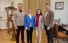 "Очень скромно": женщины пересмотрели дресс-код после скандала с платьем в горсовете Львова