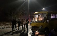 На Львівщині підліток на BMW "влетів" в автобус, є травмовані (фото)
