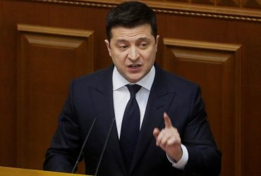 Зеленский пообещал ноутбук каждому учителю в Украине