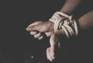 На Луганщине 10 оккупантов изнасиловали 12-летнюю девочку (аудио)