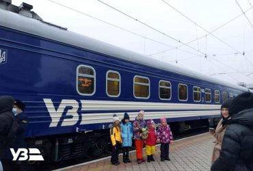 Укрзалізниця попереджає про можливі затримки поїздів, вокзали працюють у штатному режимі