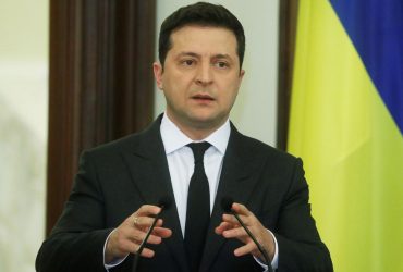 Зеленський підписав указ про запровадження воєнного стану в Україні