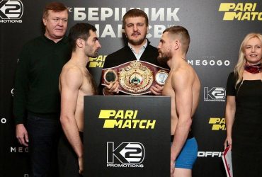 Украинец Беринчик в ярком бою победил российского боксера и защитил титул чемпиона (видео)