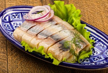 Козацька риба: чим корисний і шкідливий оселедець, і як смачно його приготувати