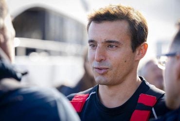 Претендует на рекорд: португалец пересек океан на лодке с воздушными змеями (фото, видео)