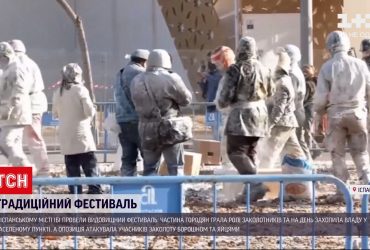 В Испании прошел зрелищный фестиваль с мукой и яйцами