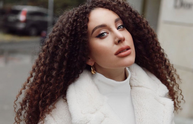 "Зрозуміла, що справи погані": українська співачка потрапила в неприємний інцидент в аеропорту