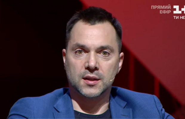 Кумир украинок Арестович показал, каким его видит маленький сын