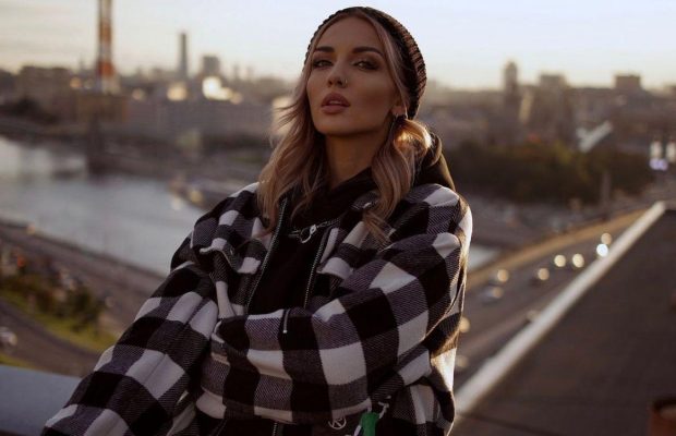 Прикордонники заборонили в’їзд в Україну російській співачці Mary Gu через незаконне відвідування Криму