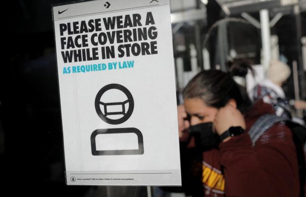 Европа уже второе Рождество встречает на карантине из-за COVID-19: где усилили ограничения