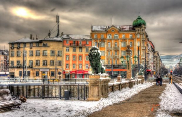 Болгарія знову відкрилася для туристів з України: умови в'їзду