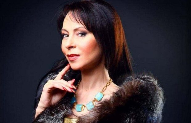 Понівечена у пожежі зірка 90-х перенесла операцію на обличчі