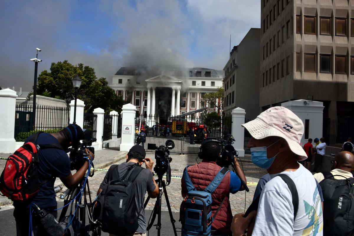 In South Africa, there was a new fire in the parliament building / photo REUTERS