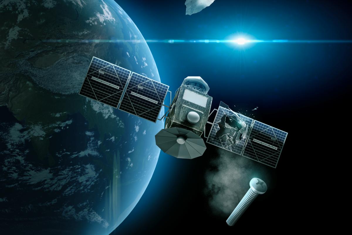 Космический мусор угрожает спутникам на орбите Земли / фото ua.depositphotos.com