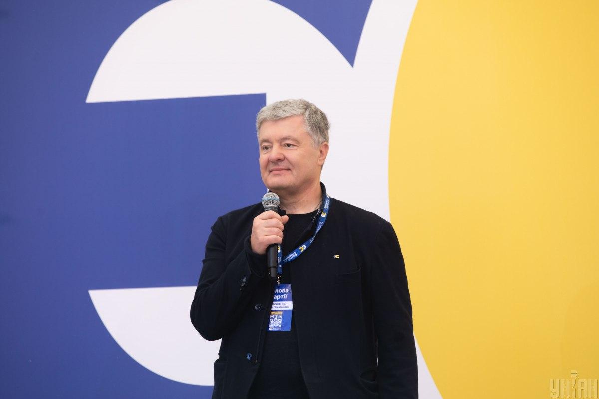 Порошенко намагався отримати підтримку від Путіна на вибори, популяризуючи російське мистецтво, - ЗМІ