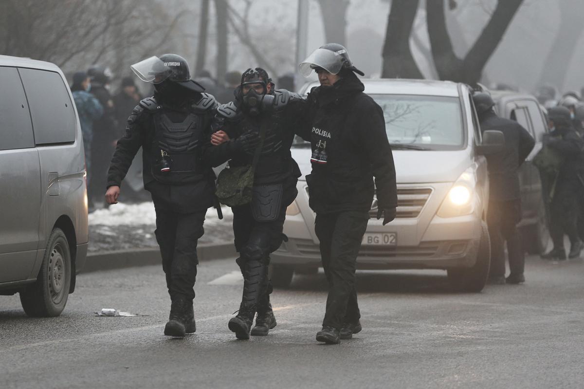 Протесты в Алматы возобновились / фото Reuters
