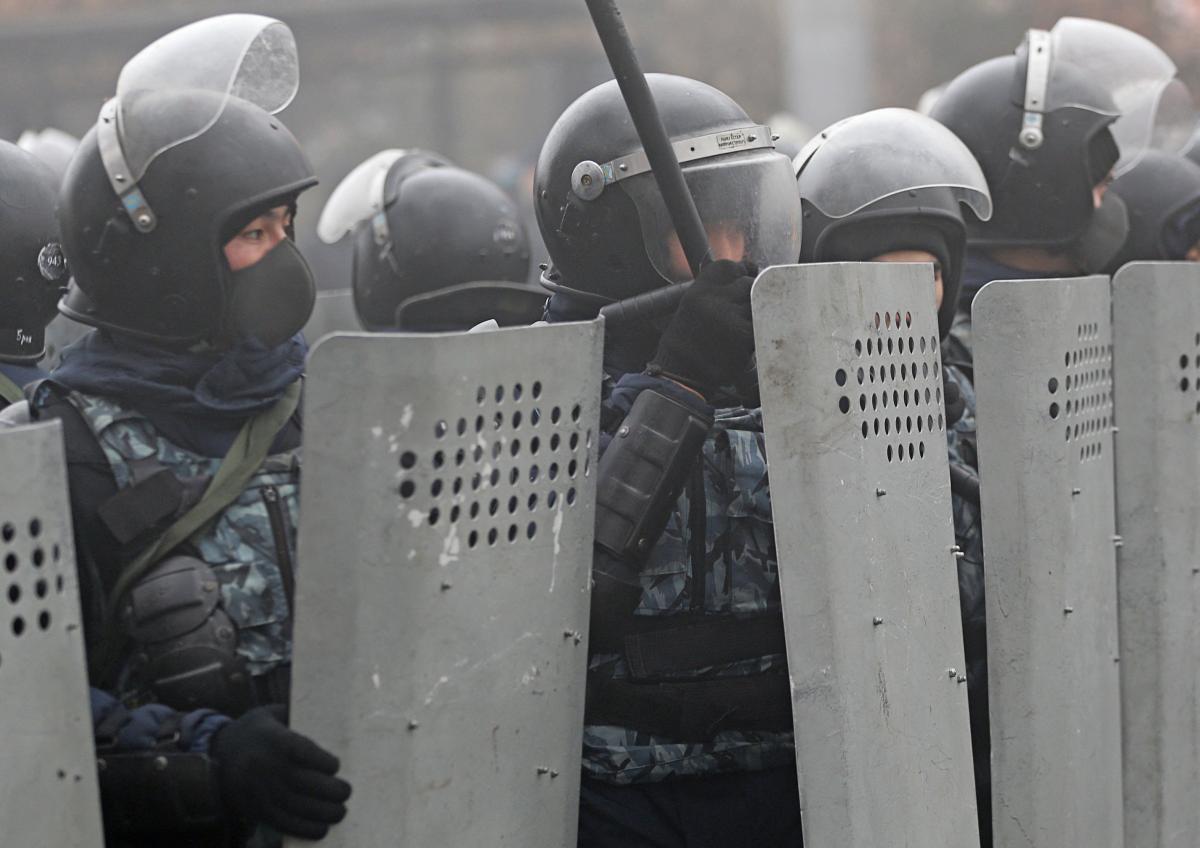 В Казахстане бушуют протесты, сообщают о погибших /фото REUTERS В Казахстане бушуют протесты, сообщают о погибших /фото REUTERS
