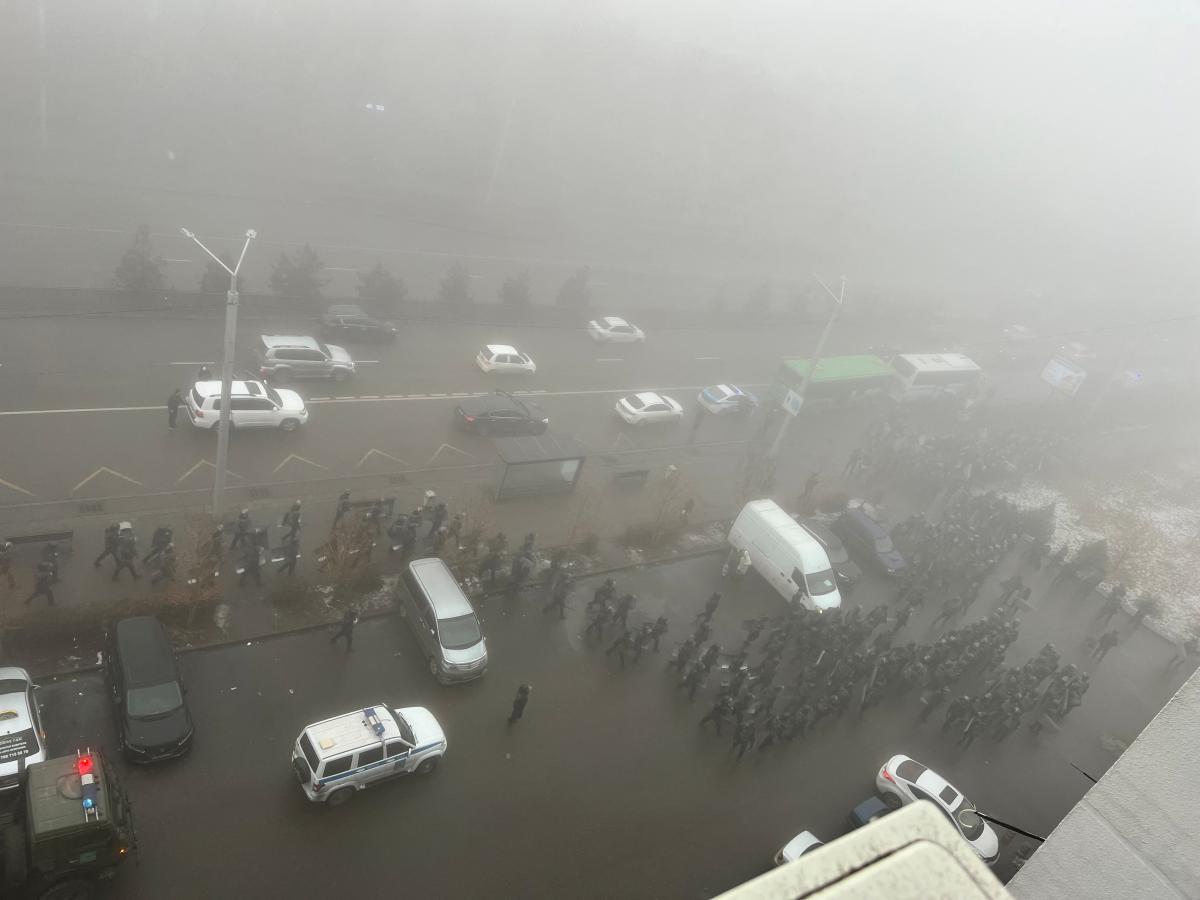 В Алматы нашли места захоронения предполагаемых участников беспорядков / фото REUTERS