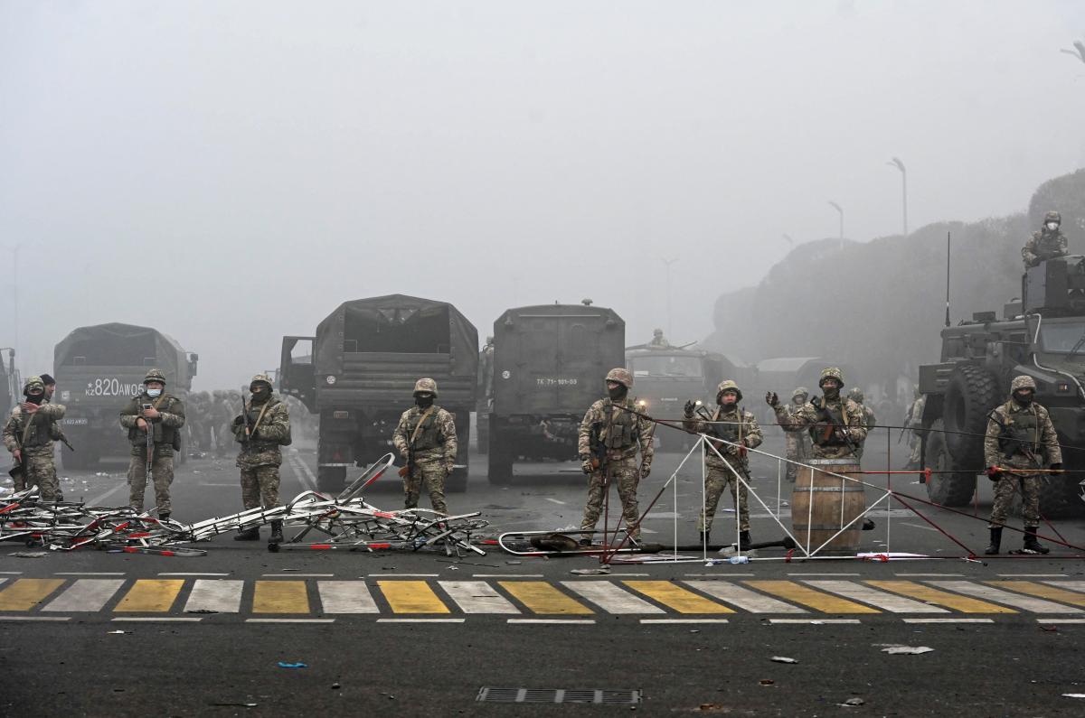 "ОДКБ приезжают не для миротворческих акций", - очевидец  / фото REUTERS