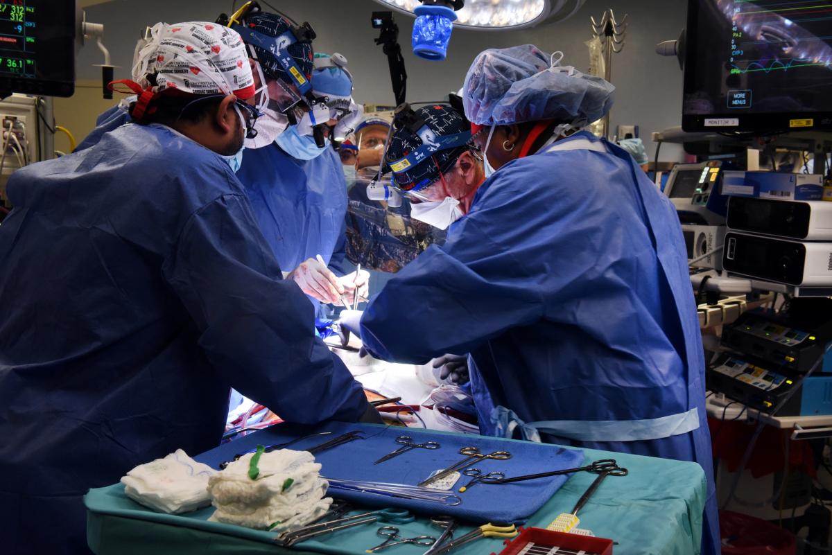 По словам хирургов, операция длилась семь часов \ фото REUTERS