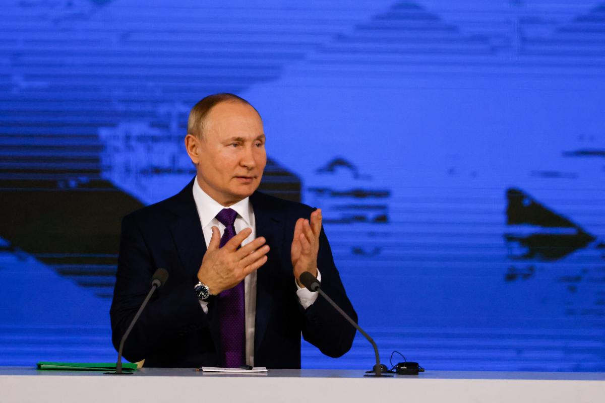 Володимир Путін – майстер нагнітання страху, вважає Дмитро Кулеба / фото Reuters