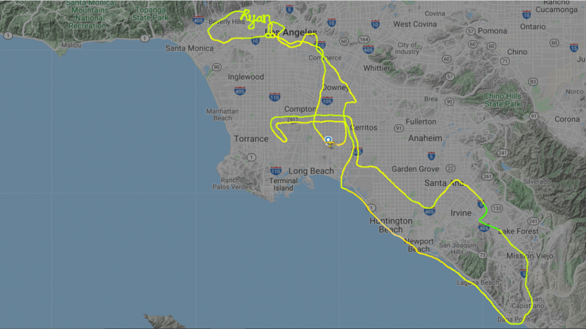 В США пилот оставил непристойное сообщение в небе / скриншот Flightradar24