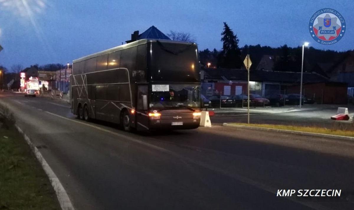 Правоохранители остановили автобус для проверки / фото policja.gov.pl