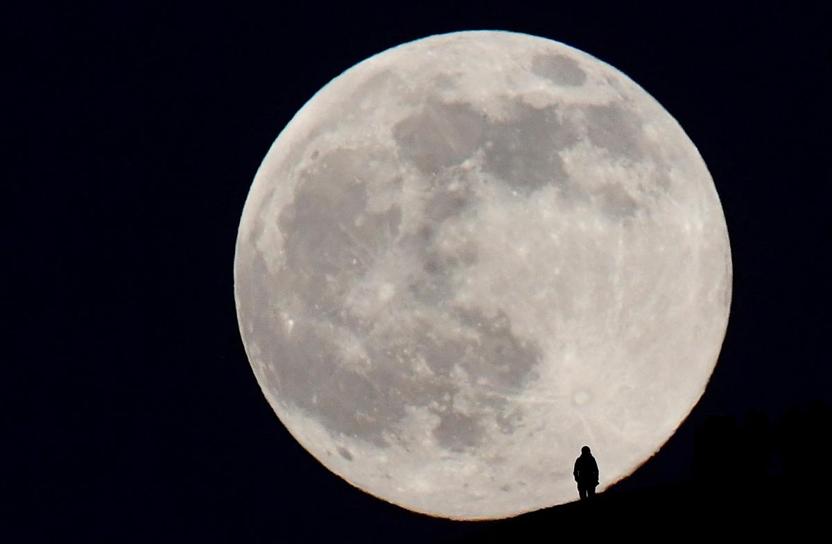 Астролог назвала знаки Зодиака из зоны риска в полнолуние 12 августа / фото REUTERS