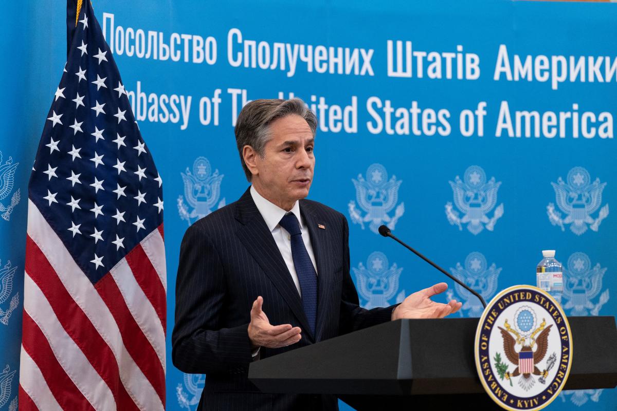 Блінкен: Партнери розуміють, чому США нададуть Україні касетні боєприпаси / фото REUTERS Блінкен: Партнери розуміють, чому США нададуть Україні касетні боєприпаси / фото REUTERS