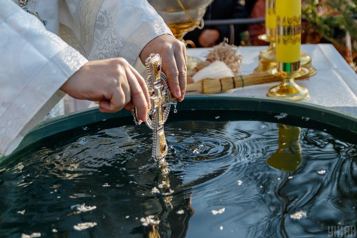 Что делать с прошлогодней святой водой / фото УНИАН, Янош Немеш