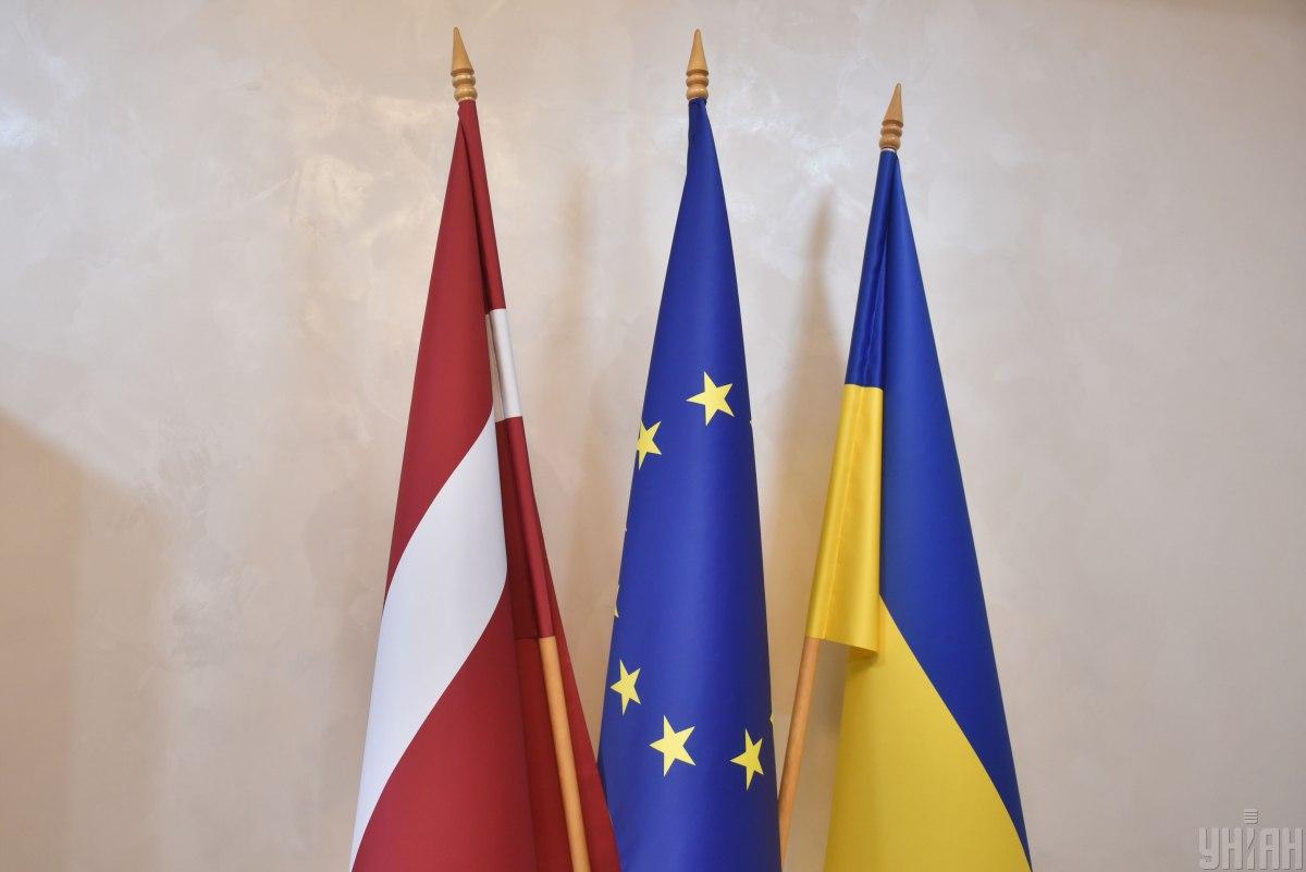 Латвия активно поддерживает Украину / фото УНИАН, Александр Прилепа Латвия активно поддерживает Украину / фото УНИАН, Александр Прилепа
