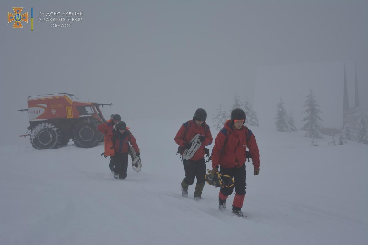 Для помощи были привлечены 10 горных спасателей / фото dsns.gov.ua