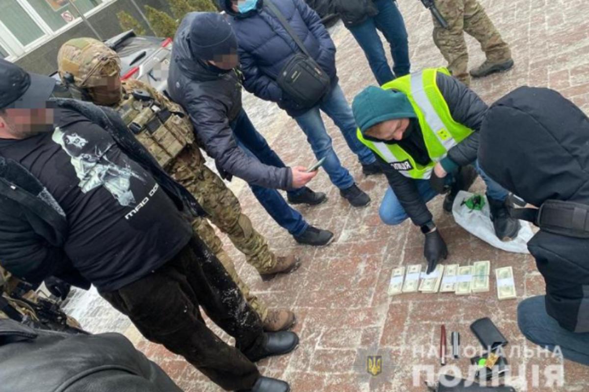 У столиці іноземця затримали за вимагання мільйона доларів / фото npu.gov.ua У столиці іноземця затримали за вимагання мільйона доларів / фото npu.gov.ua