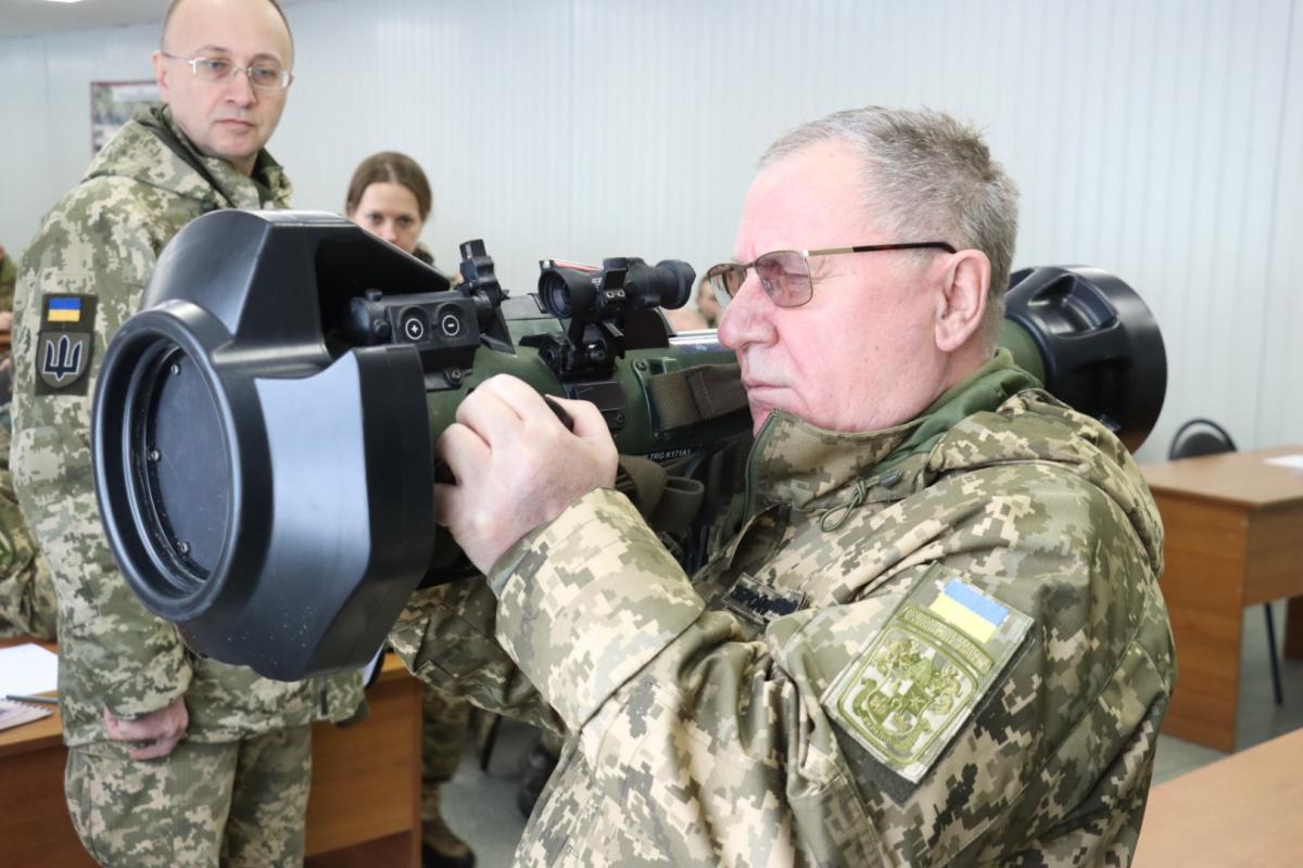 На Львовщине украинских военных начали учить применять переданы Британией ПТРК, сообщил Павел Ткачук / фото facebook.com/tkachukpp
