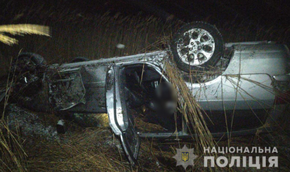 На Одесчине машина, за рулем которой был пьяный мужчина, слетела с дороги, погибла девушка / od.npu.gov.ua