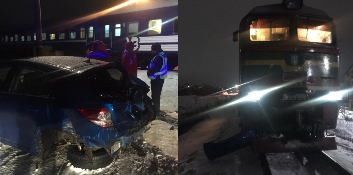 Біля Львова авто влетіло у потяг / фото ГУНП Львівської області Біля Львова авто влетіло у потяг / фото ГУНП Львівської області