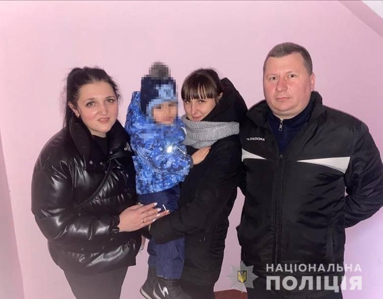 Дитина була налякана діями матері / фото kyiv.npu.gov.ua