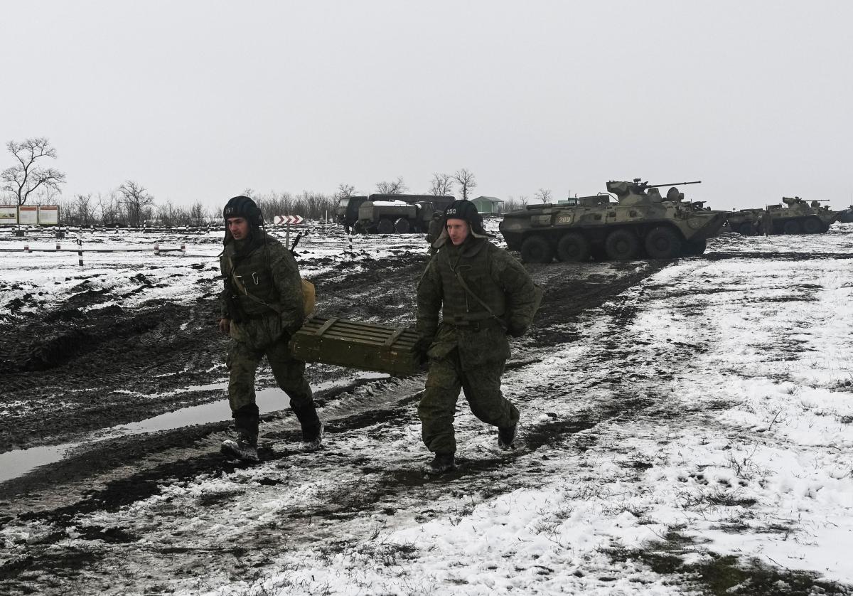 РФ стягнула до кордонів України близько 130 тис. військових, з врахуванням морського та авіаційного потенціалу / фото REUTERS