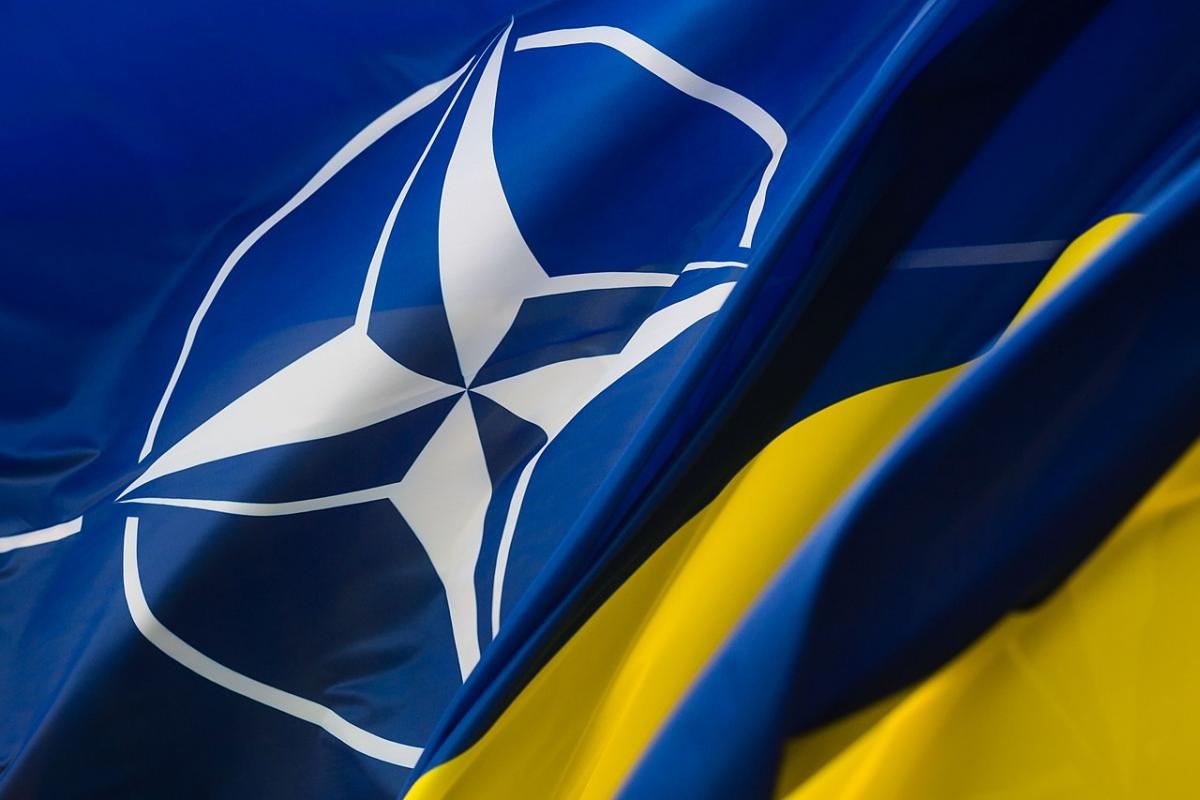 Ukraine submitted an application to NATO / photo president.gov.ua