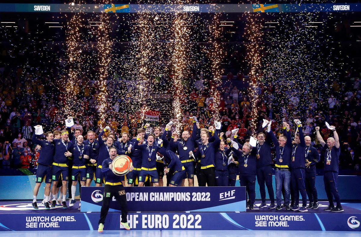 Сборная Швеции - новый чемпион Европы / фото REUTERS