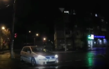 У Києві оригінально "провчили" нахабного водія: покарав він себе сам (відео)