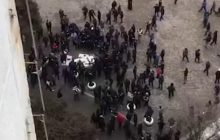 В Алмати протестувальники оточили дві лікарні та вимагають "не лікувати ментів" - ЗМІ