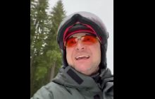 Зеленський записав відео у Карпатах: привітав на сноуборді з Різдвом (відео)