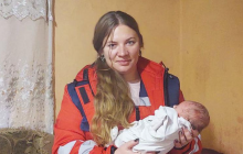 Отцу девочки, которую якобы нашли в мусорнике на Закарпатье, грозит тюрьма (видео)