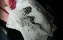 "Соскребаем на ногтики": в Кривом Роге показали осадки в виде "блесток" (видео)