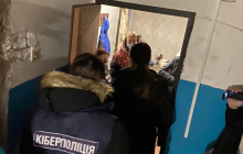 Знімала власних доньок: в Україні викрили осіб, які заробляли на дитячому відвертому контенті (фото)